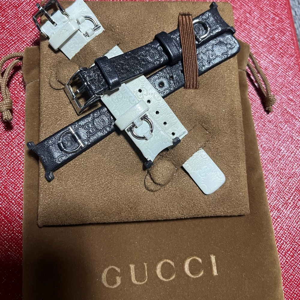 Gucci U play small leather watch straps